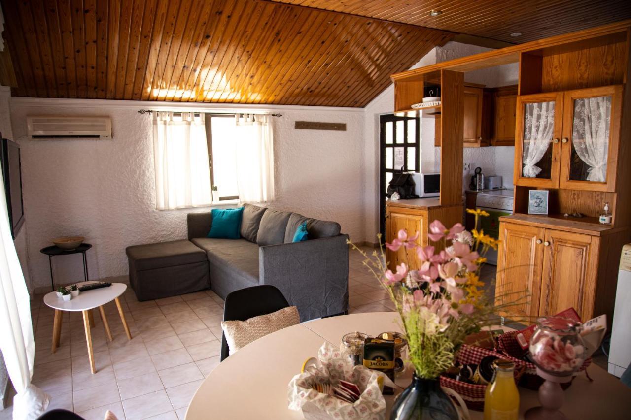 Rose'S Place อาร์เตมีดา ภายนอก รูปภาพ